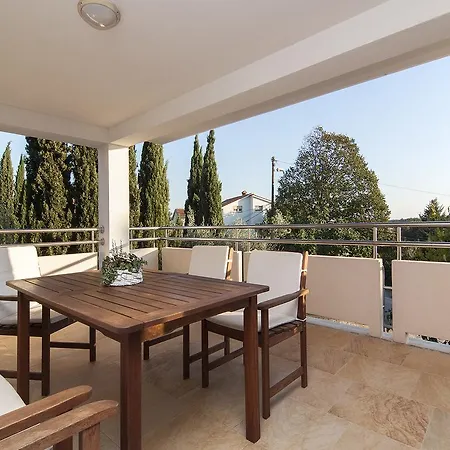 Ceja Near Sea Apartment