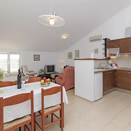 Ceja Near Sea Apartman *