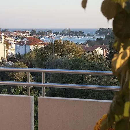Apartman Ceja Near Sea *
