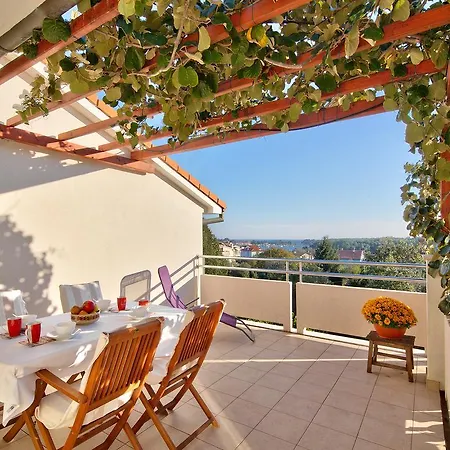 Ceja Near Sea Apartment