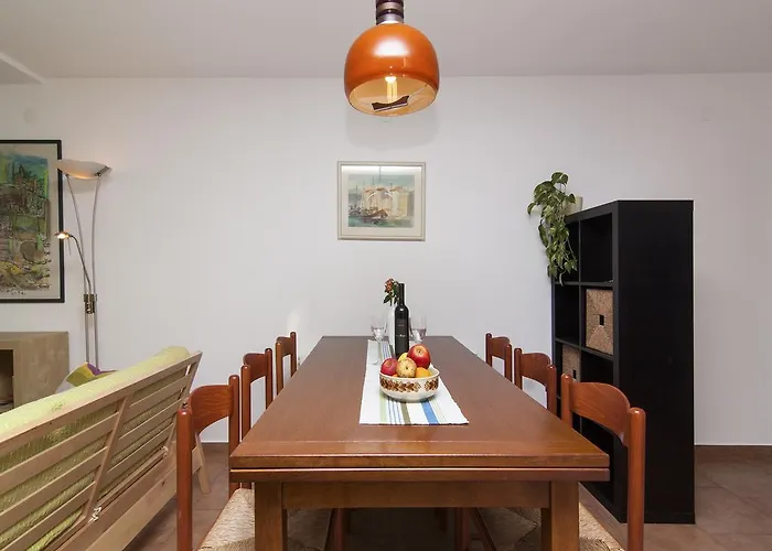Apartman Ceja Near Sea
